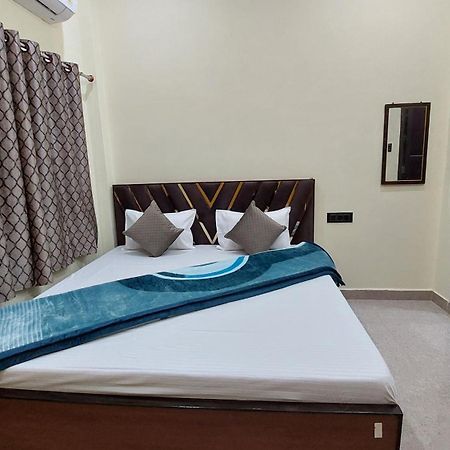 Narayani Paying Guest House Varanasi Ngoại thất bức ảnh