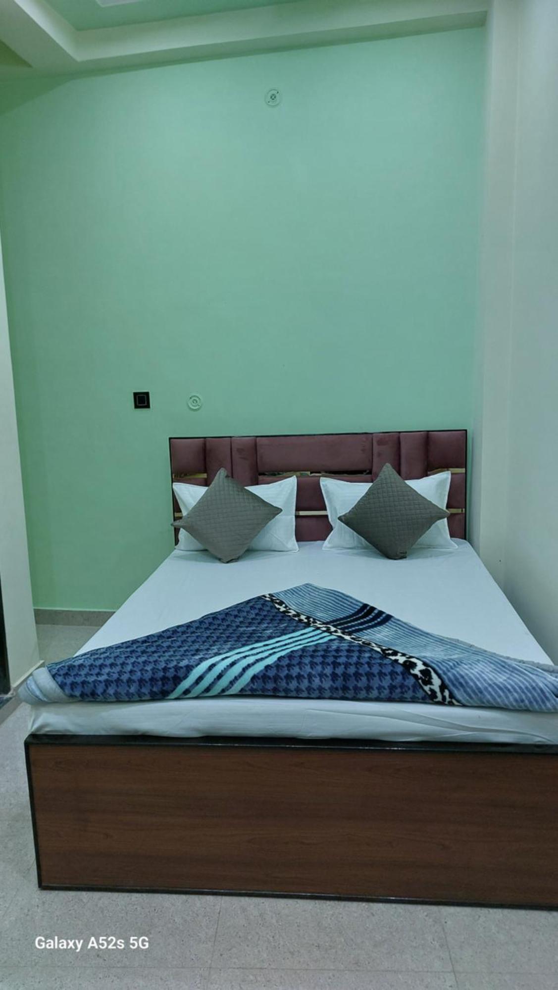 Narayani Paying Guest House Varanasi Ngoại thất bức ảnh
