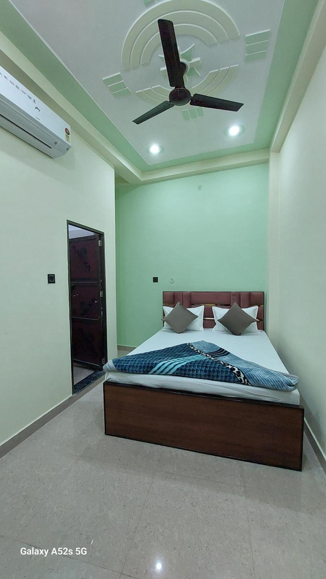 Narayani Paying Guest House Varanasi Ngoại thất bức ảnh