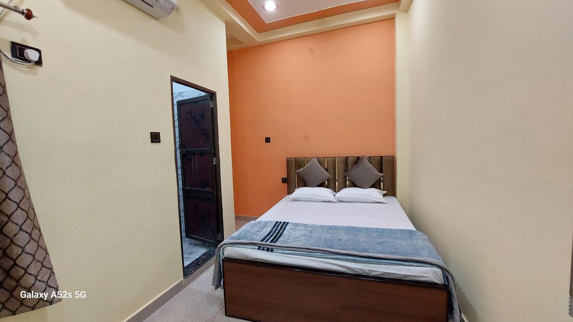 Narayani Paying Guest House Varanasi Ngoại thất bức ảnh