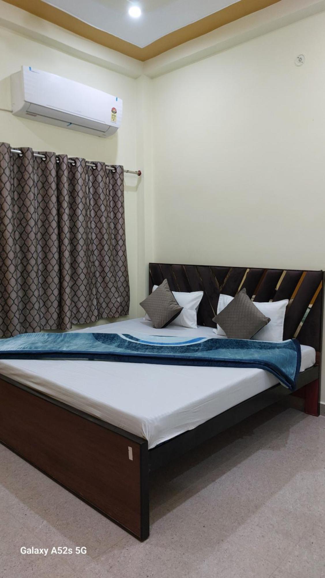 Narayani Paying Guest House Varanasi Ngoại thất bức ảnh