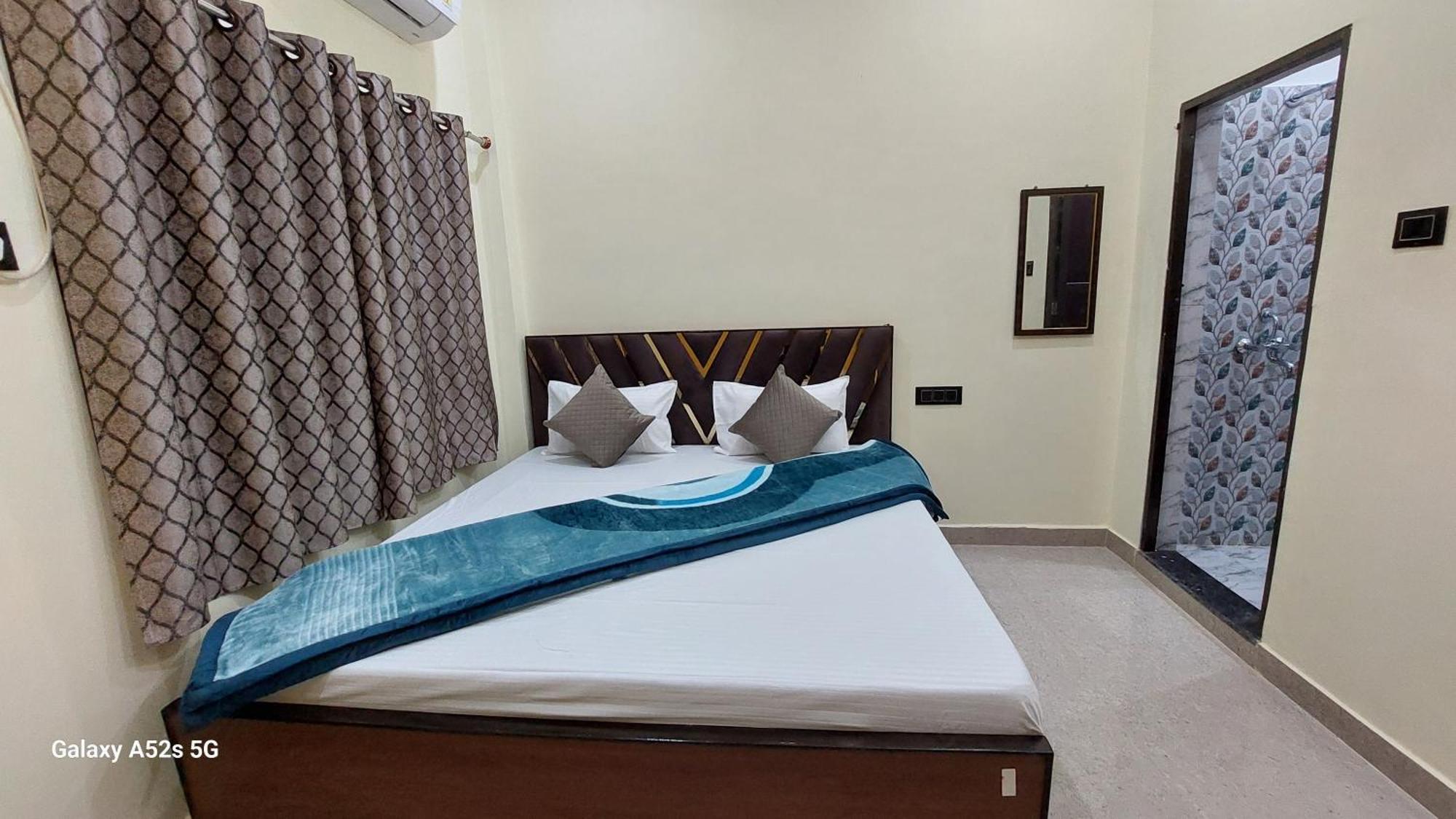 Narayani Paying Guest House Varanasi Ngoại thất bức ảnh