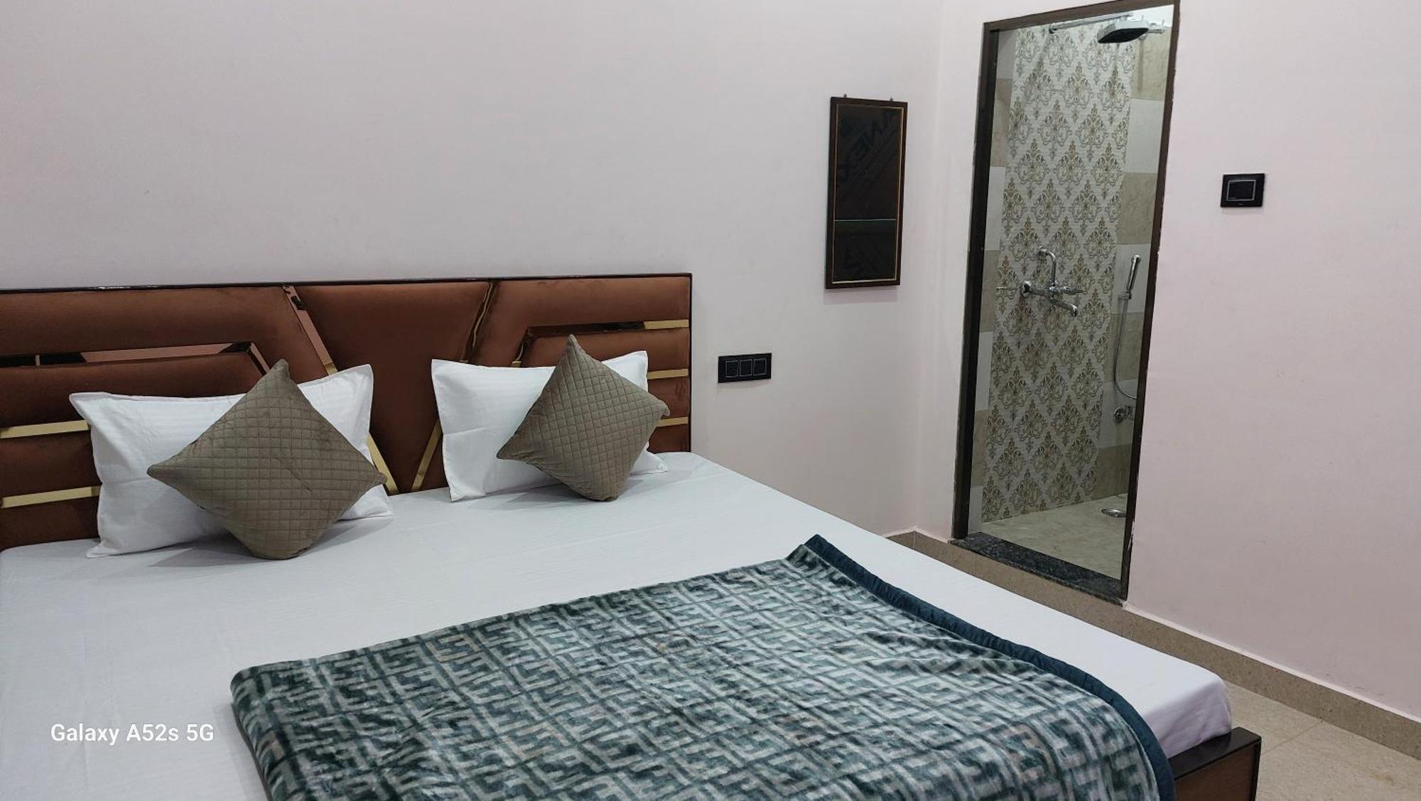 Narayani Paying Guest House Varanasi Ngoại thất bức ảnh