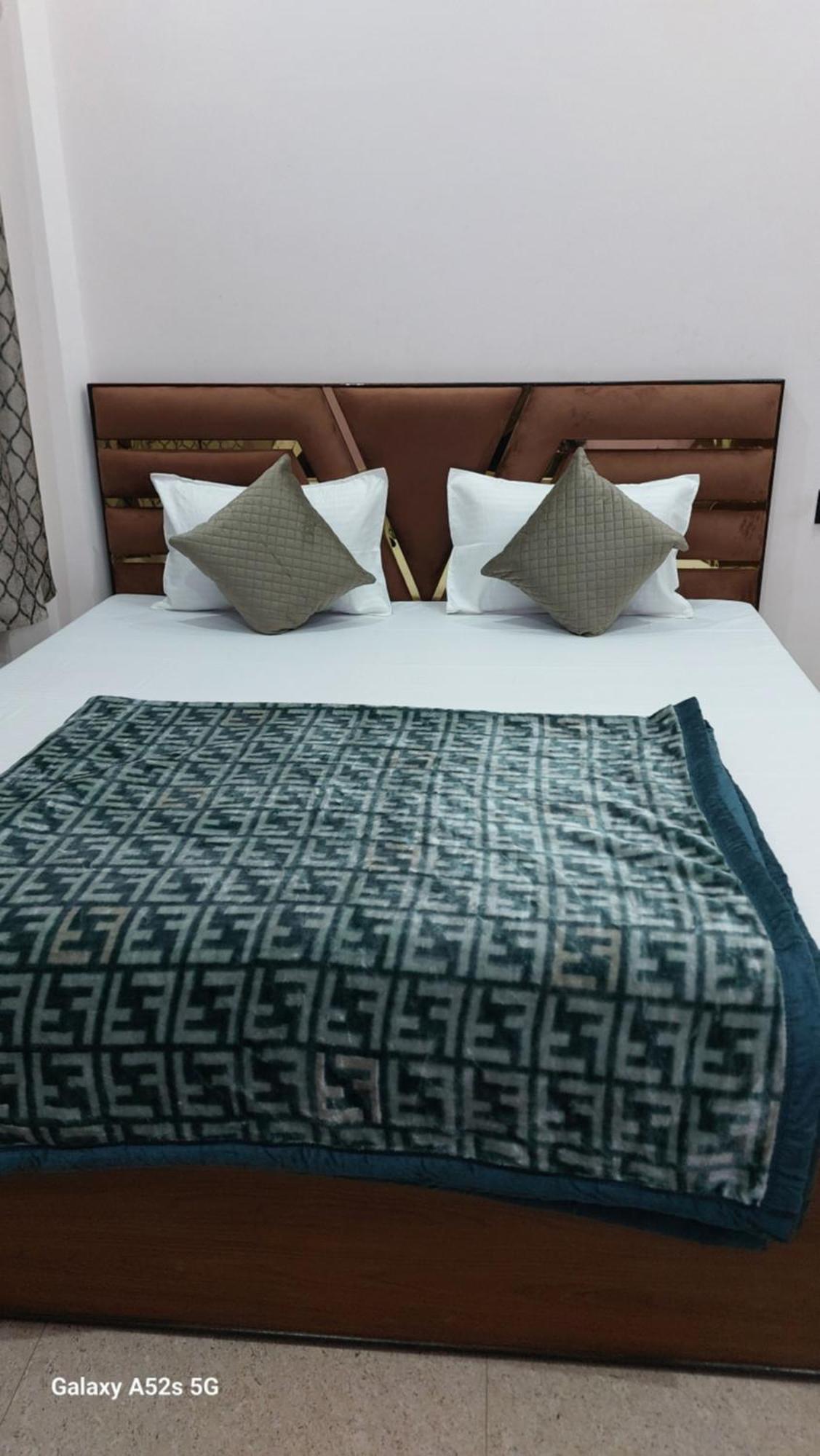 Narayani Paying Guest House Varanasi Ngoại thất bức ảnh